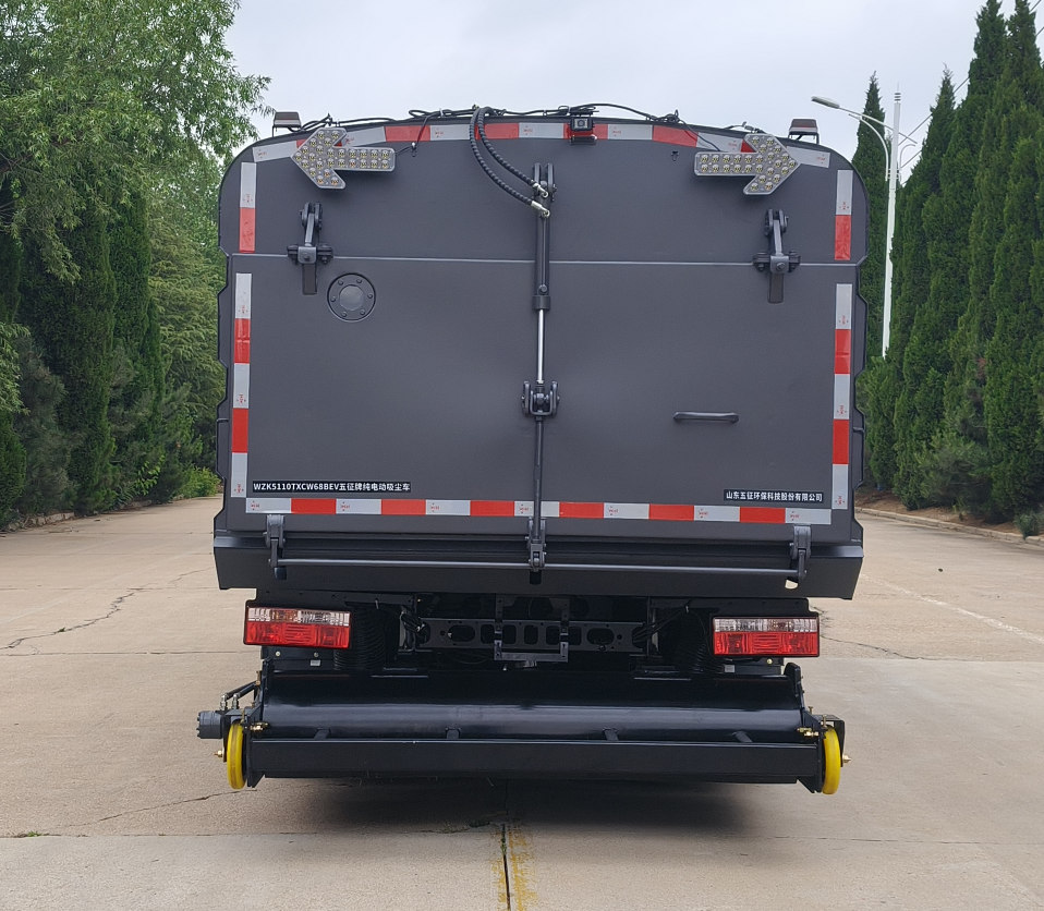 五征牌WZK5110TXCW68BEV純電動(dòng)吸塵車(chē)公告圖片