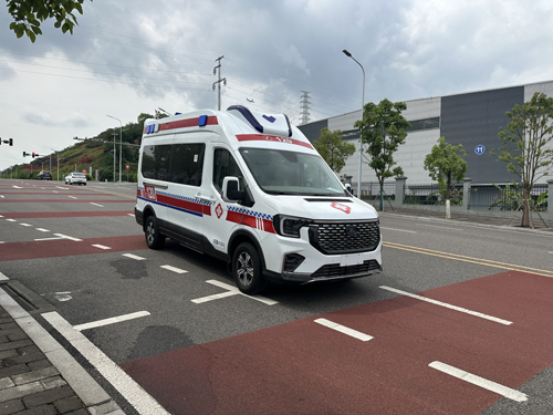 新逾捷牌XYT5041XJHJX7救護(hù)車