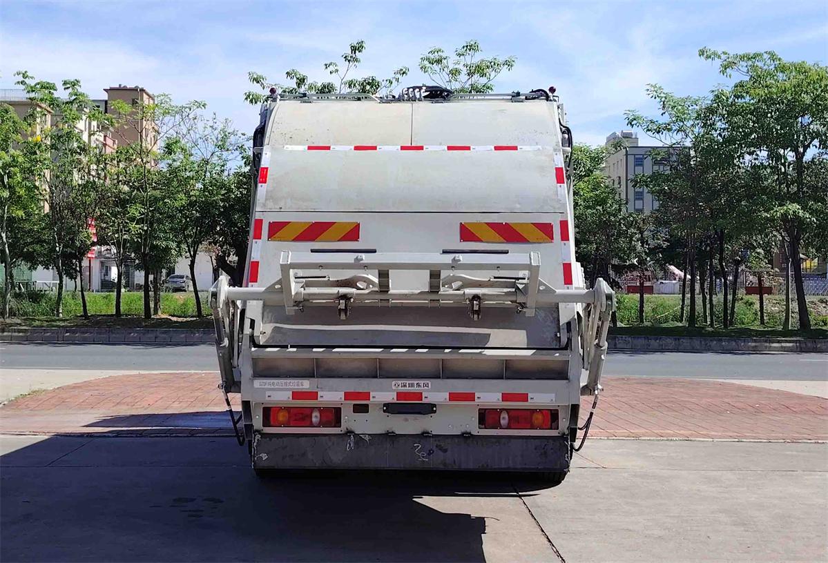 東風(fēng)牌EQ5182ZYSSBEV純電動(dòng)壓縮式垃圾車公告圖片