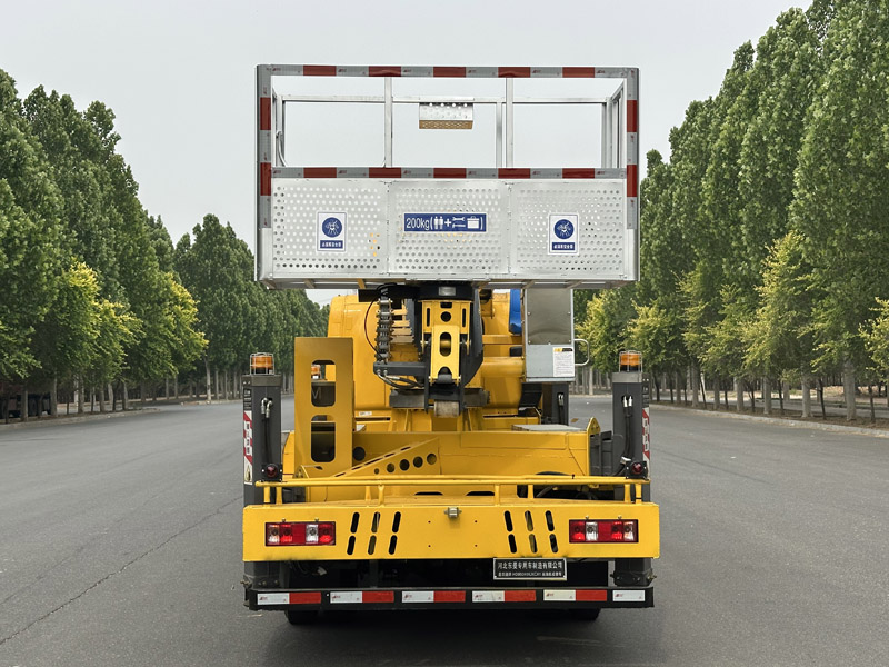 鑫凱捷牌HDM5040XJXCA1抽油機(jī)檢修車公告圖片