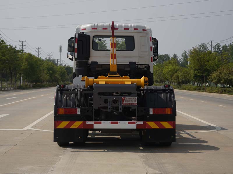華東牌CSZ5250ZXXD6車廂可卸式垃圾車公告圖片