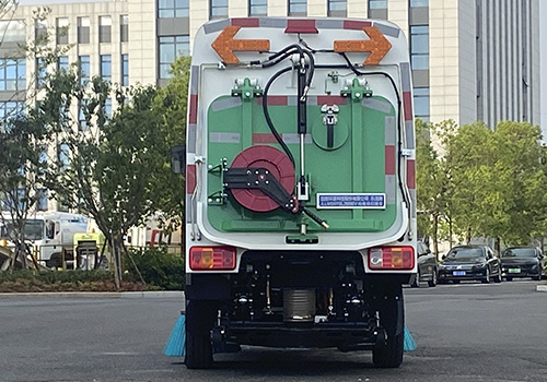樂(lè)潔牌JLL5020TSLZBBEV純電動(dòng)掃路車(chē)公告圖片