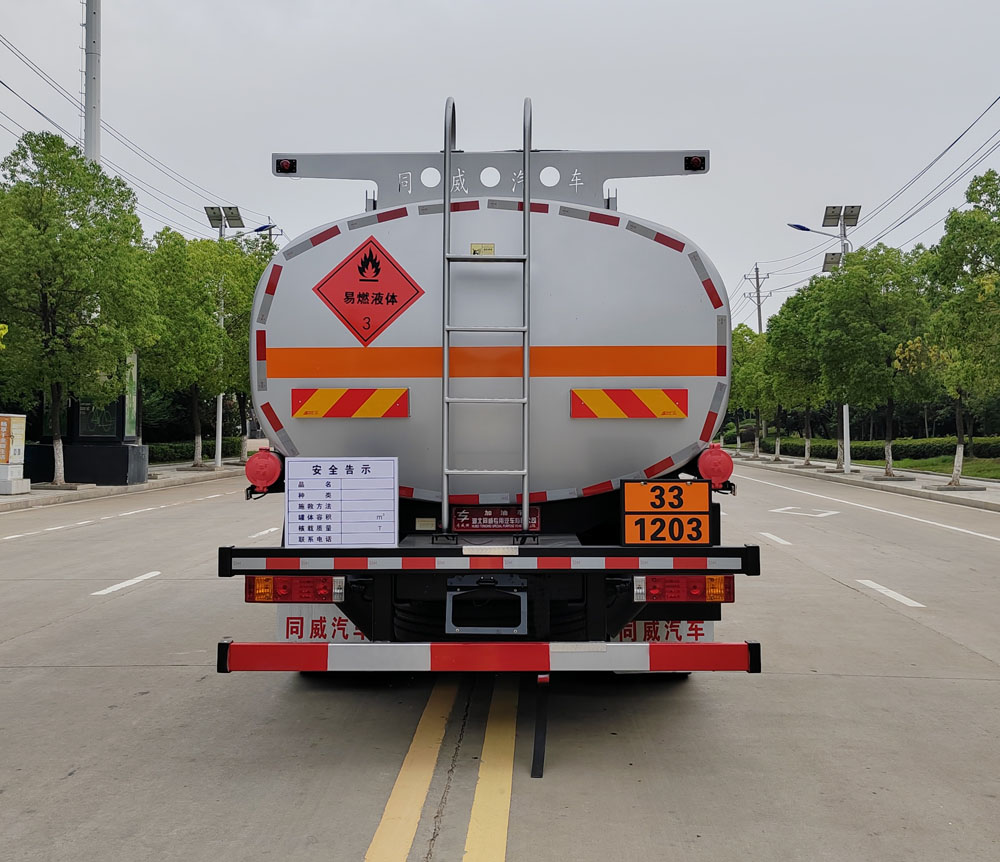 專(zhuān)威牌HTW5182GJYSZQ6加油車(chē)公告圖片