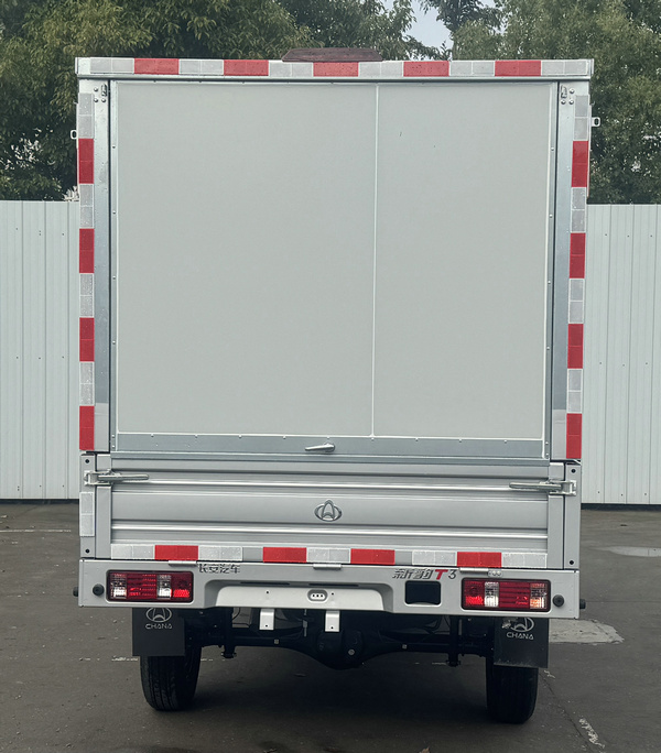 長(zhǎng)安牌SC5031XYKTMS6B1翼開啟廂式貨車公告圖片