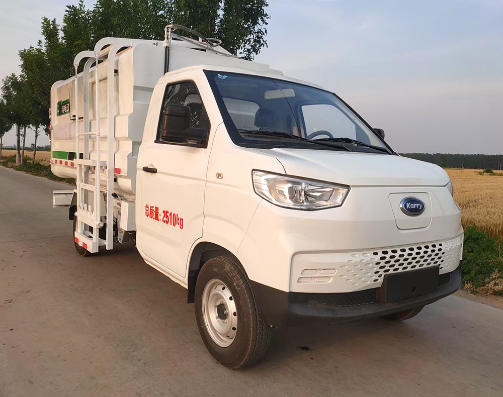 齊東方牌CLD5030ZZZBEV純電動(dòng)自裝卸式垃圾車
