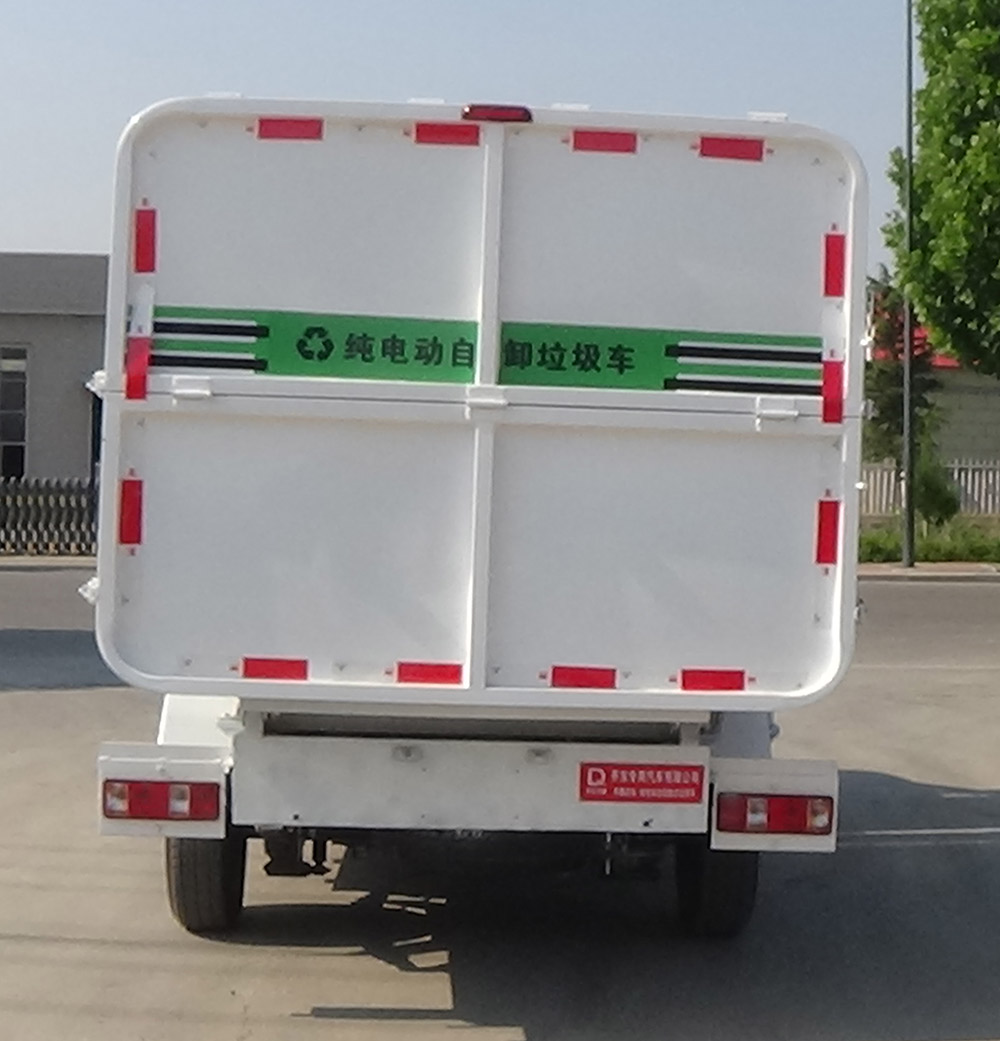 齊東方牌CLD5030ZZZBEV純電動(dòng)自裝卸式垃圾車公告圖片