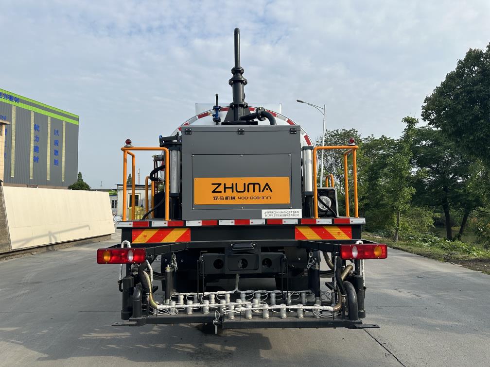 筑馬牌ZZM5186GLQ瀝青灑布車公告圖片