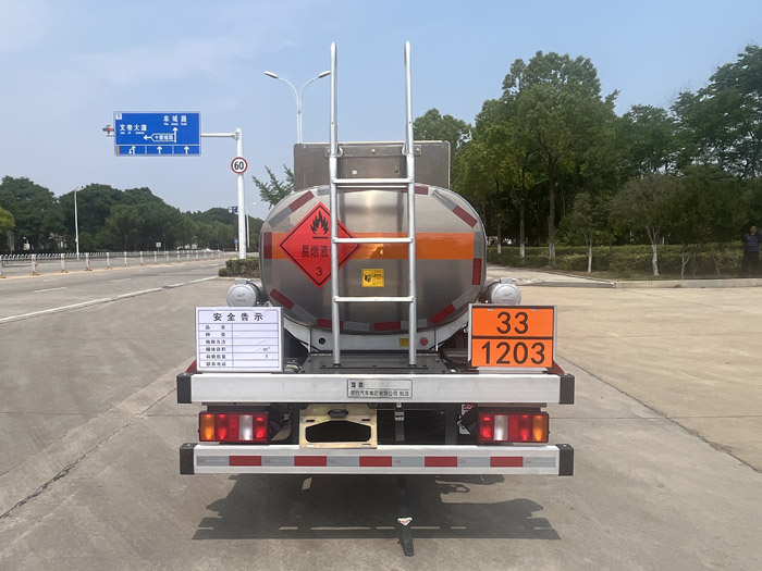 楚勝牌CSC5047GJYZ6L加油車公告圖片