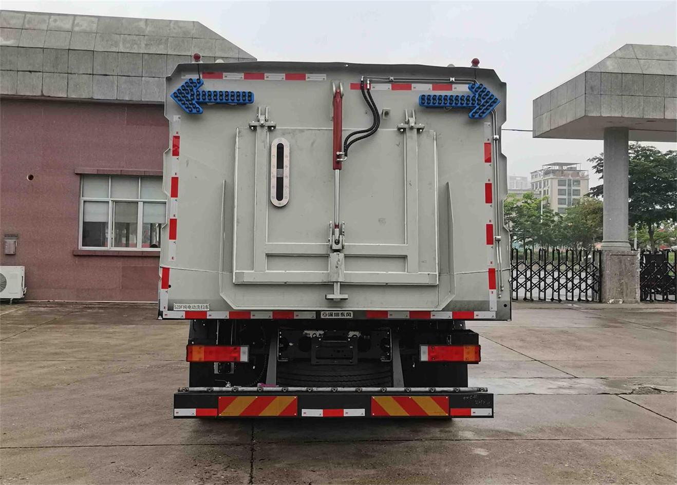 東風(fēng)牌EQ5182TXSSBEV純電動(dòng)洗掃車公告圖片