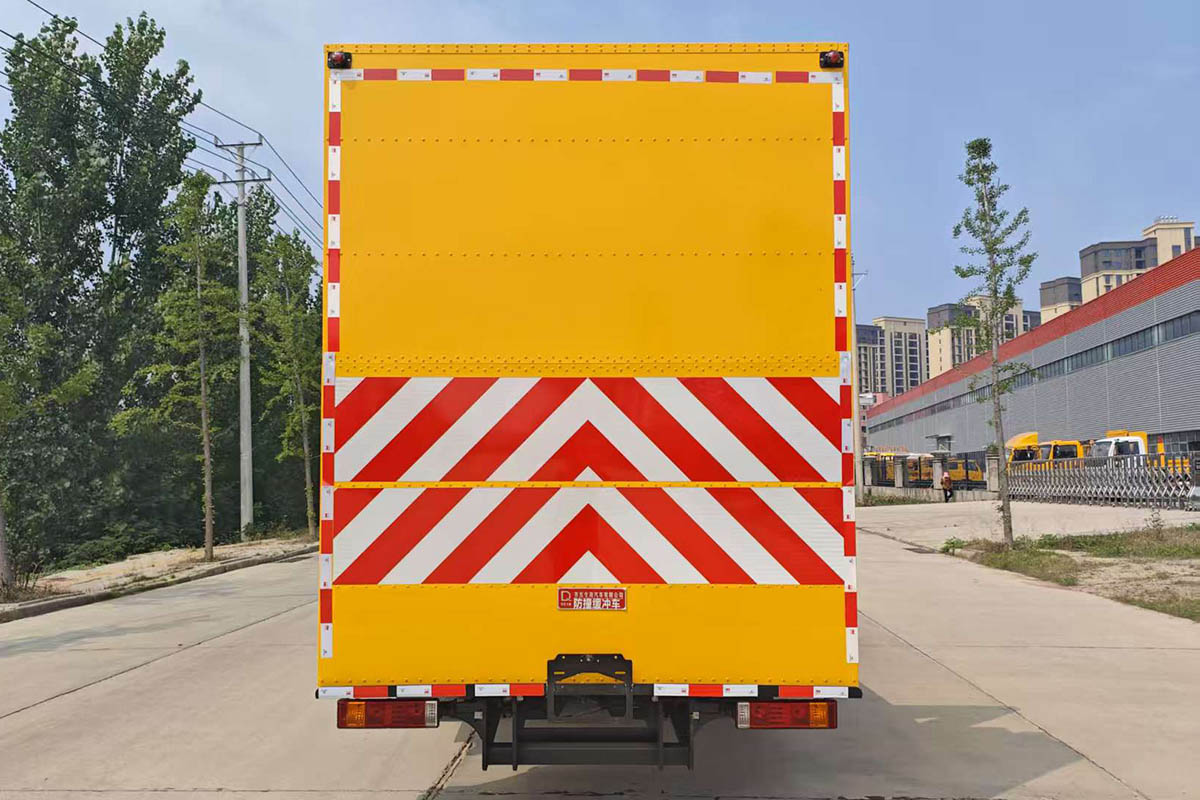 齊東方牌CLD5120TFZSX6防撞緩沖車公告圖片