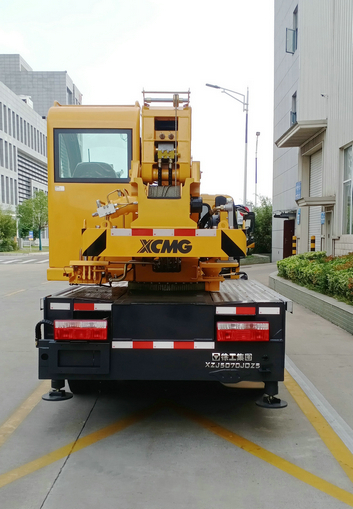 徐工牌XZJ5070JQZ5汽車起重機(jī)公告圖片