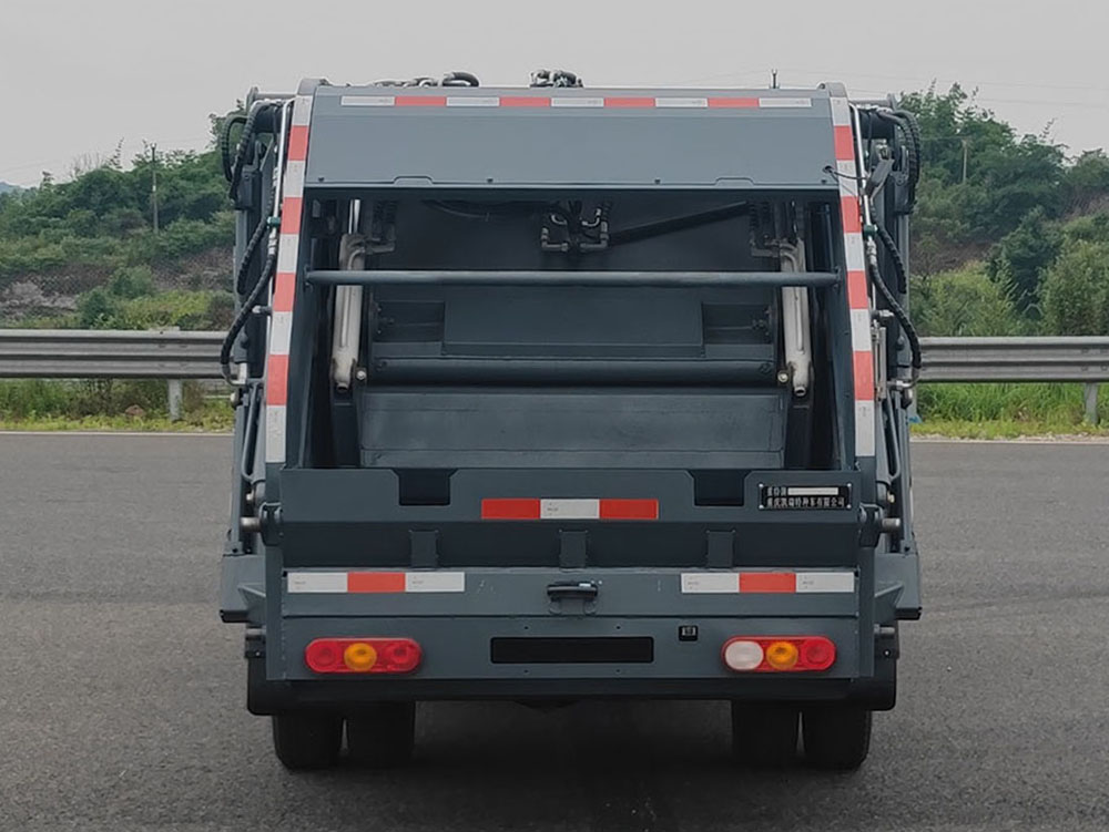 重特牌QYZ5040ZYSFDBEV純電動壓縮式垃圾車公告圖片