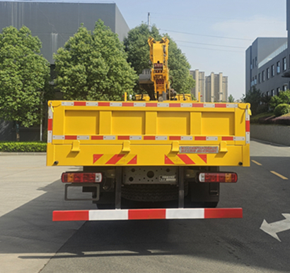 猛卡士特牌XCL5257JSQG6隨車起重運輸車公告圖片