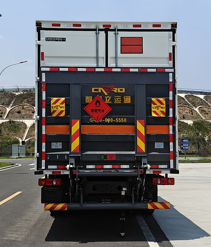 東風(fēng)牌DFC5263XRQDFV6易燃?xì)怏w廂式運(yùn)輸車(chē)公告圖片