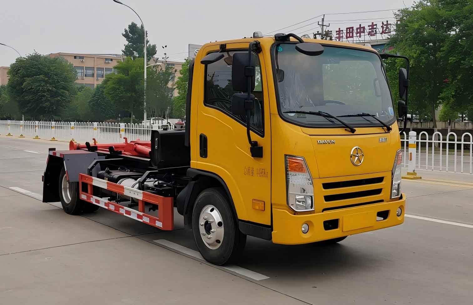 浩天星運(yùn)牌HTX5042ZXXYHL6車廂可卸式垃圾車公告圖片