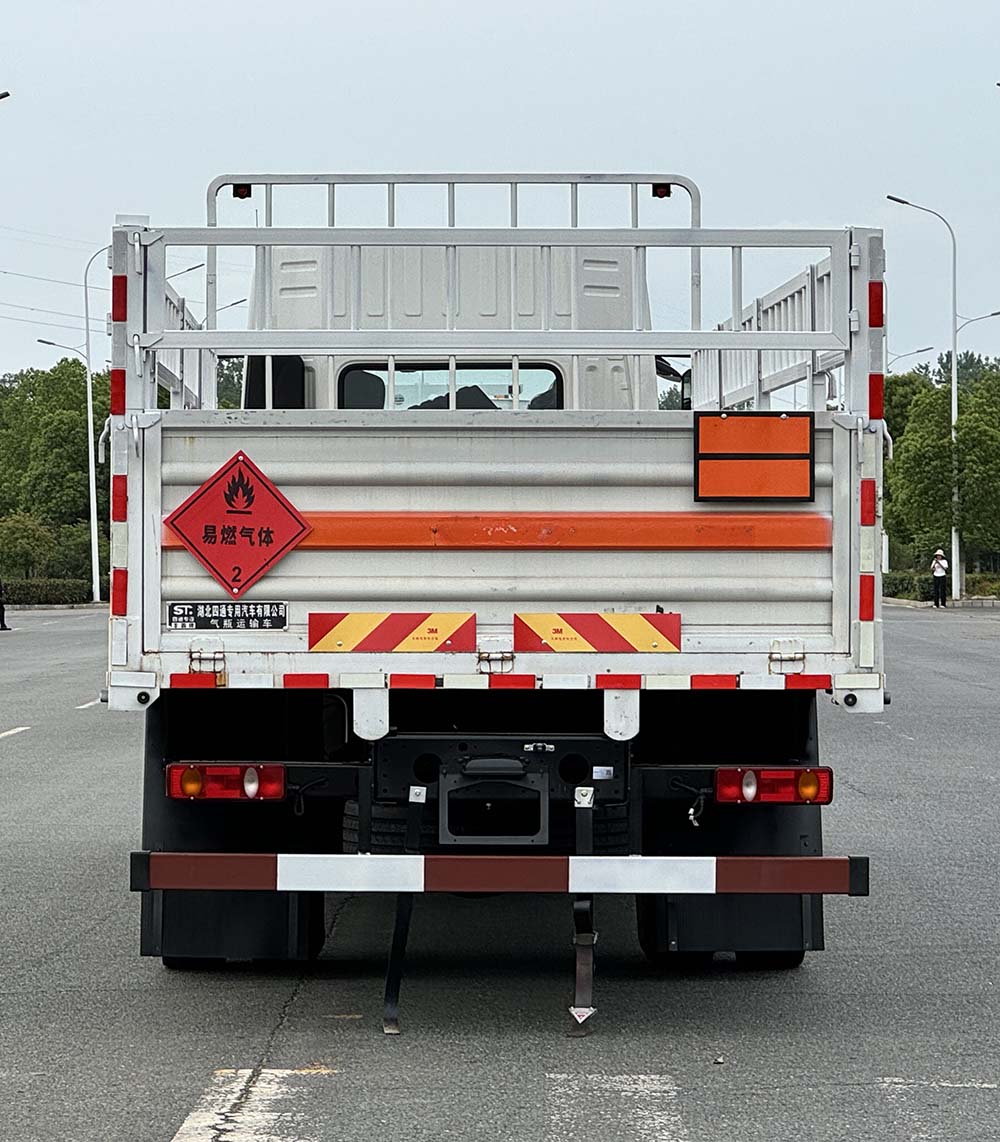 豐霸牌STD5263TQPDFV6氣瓶運(yùn)輸車公告圖片