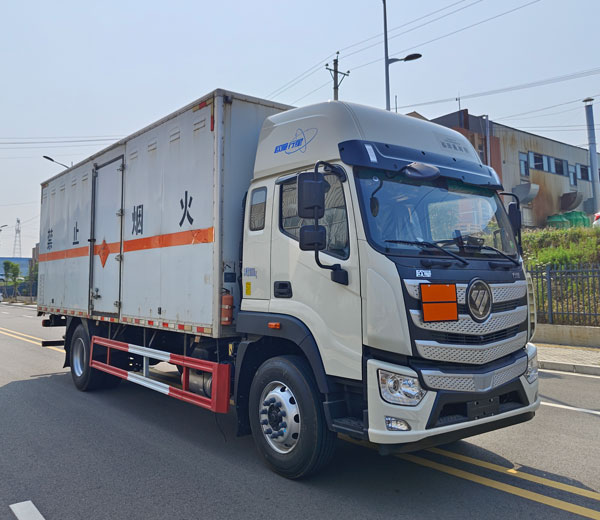 匯力威牌VVV5181XQYBJ6爆破器材運輸車公告圖片