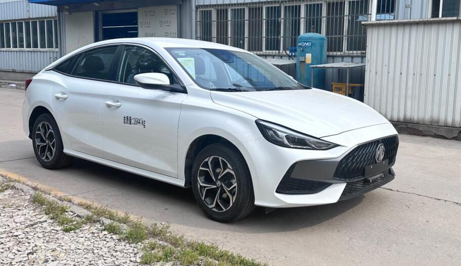 瓏致汽車牌LZV5020XGJ82工具車