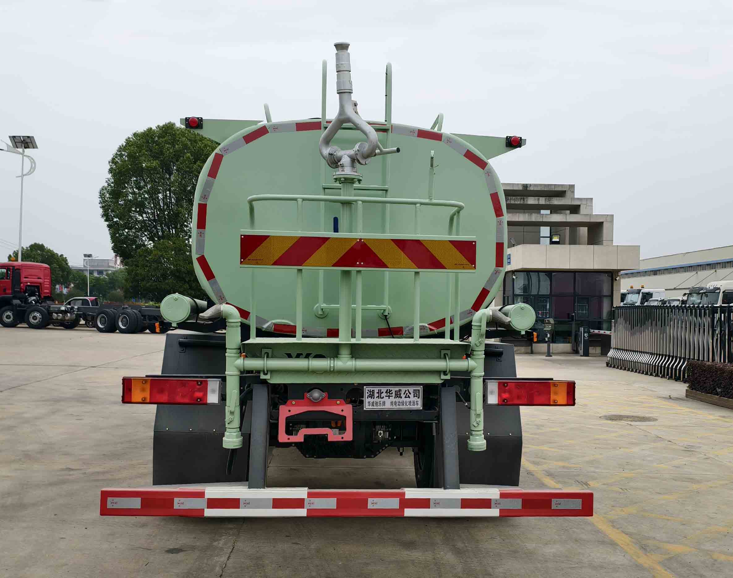 華威馳樂牌SGZ5180GPSHBEV純電動(dòng)綠化噴灑車公告圖片