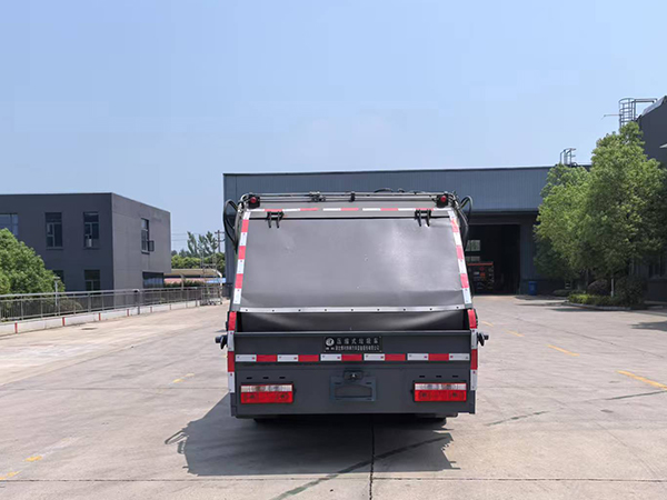 博利牌BLT5047ZYSE6WL壓縮式垃圾車公告圖片