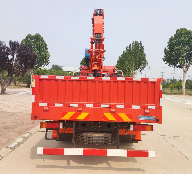 石煤牌SMJ5180JSQD6隨車起重運(yùn)輸車公告圖片