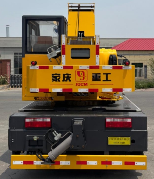 魯濟家慶牌LFV5070JQZCA6汽車起重機公告圖片