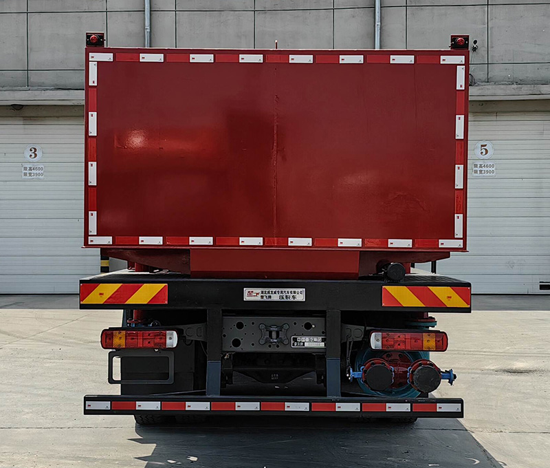 楚飛牌CLQ5290TYL6ZZ壓裂車公告圖片