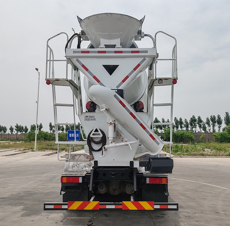 宇通牌ZKH5312GJBP6BEV11純電動(dòng)混凝土攪拌運(yùn)輸車公告圖片