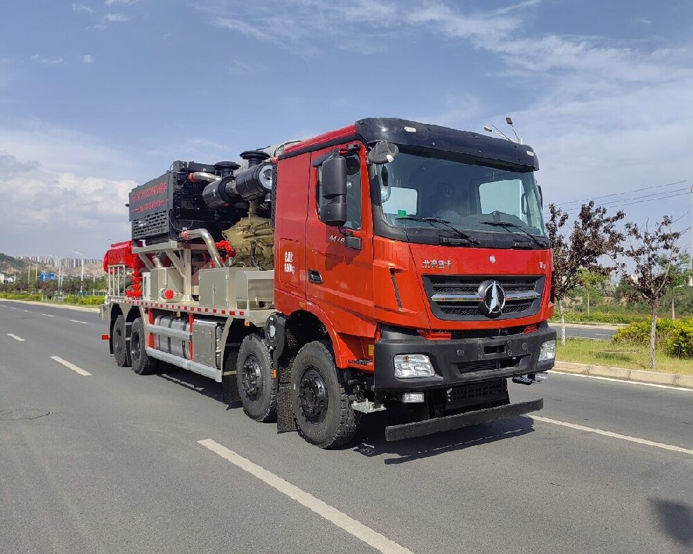 蘭礦牌LK5404TYL250壓裂車