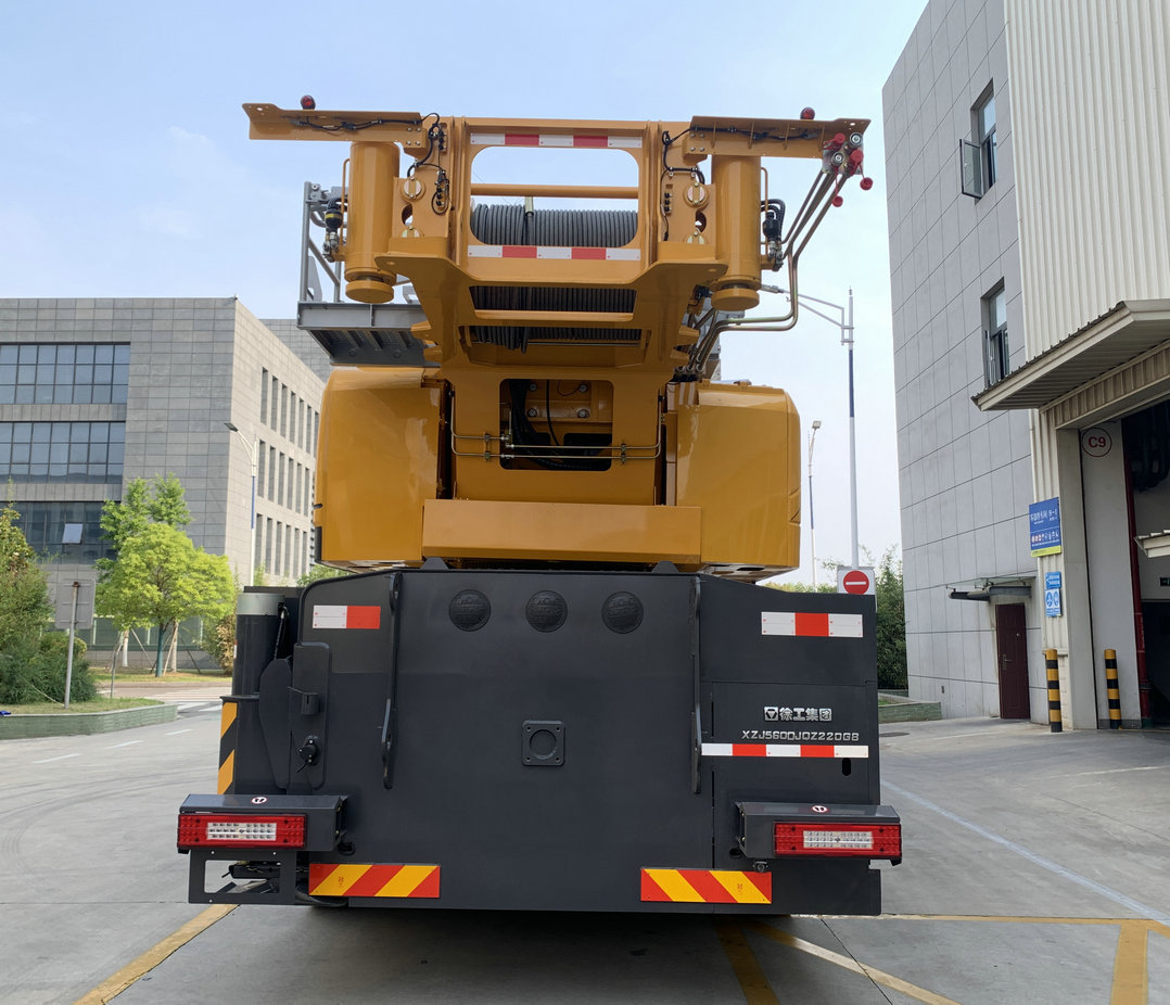 徐工牌XZJ5600JQZ220G8汽車起重機(jī)公告圖片