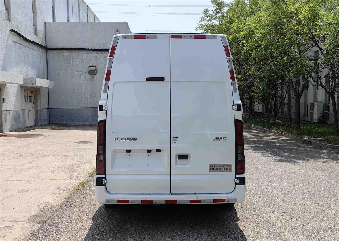 唯航牌AND5045XYL醫(yī)療車公告圖片