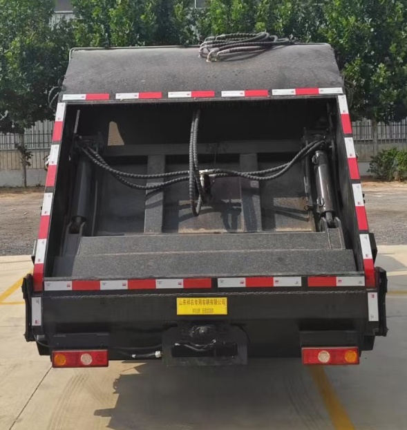 祥農(nóng)達牌SGW5043ZYSEQ6壓縮式垃圾車公告圖片