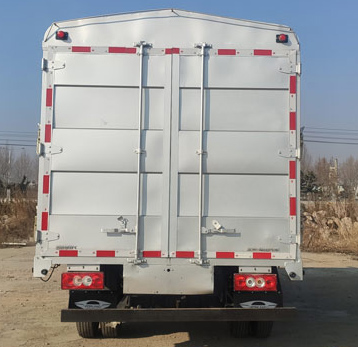 福田牌BJ5046CCY9PBA-01倉(cāng)柵式運(yùn)輸車公告圖片