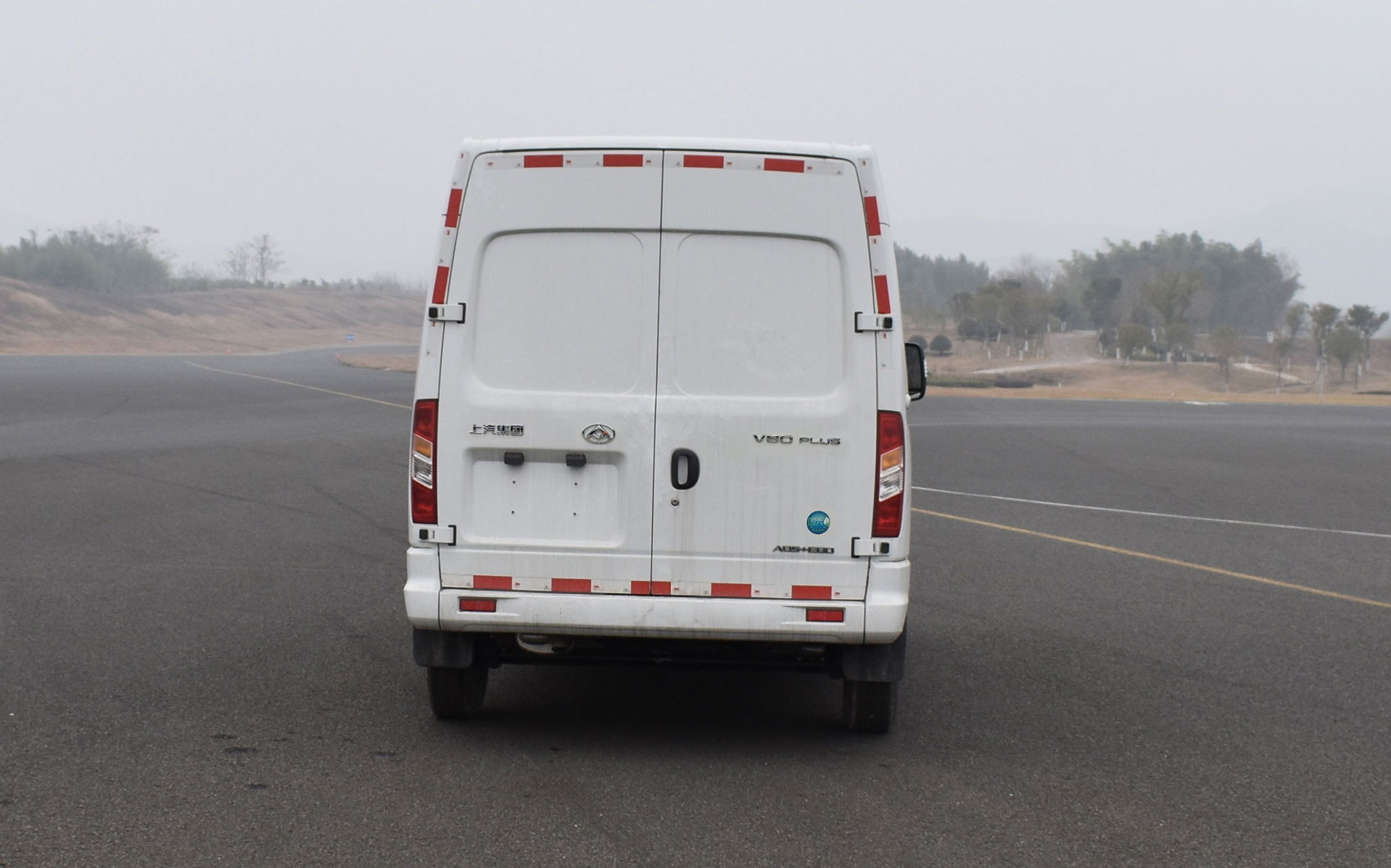 大通牌SH5040XXYA7DB廂式運(yùn)輸車公告圖片