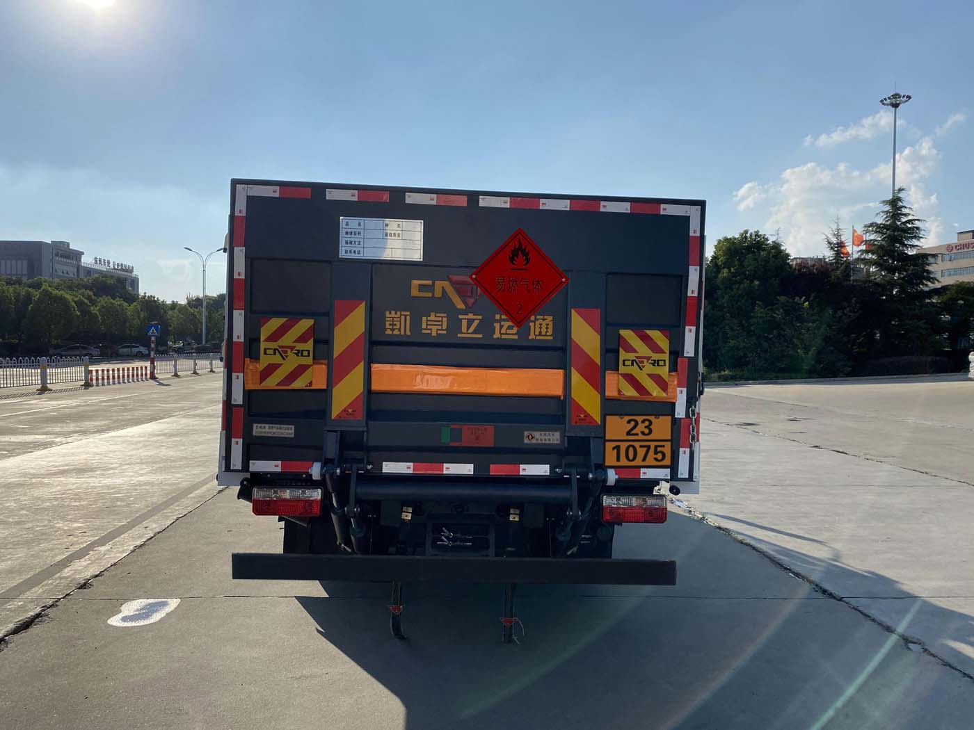 東風牌EQ5125TQP8CDCACWXP氣瓶運輸車公告圖片