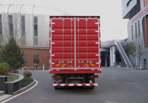 豪沃牌ZZ5317XXYV466HF1B廂式運(yùn)輸車公告圖片