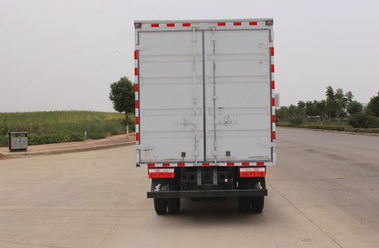 東風(fēng)牌EQ5042XXY3CDFAC廂式運(yùn)輸車(chē)公告圖片