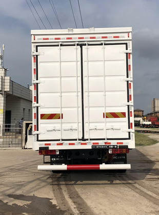 解放牌CA5250XYKP66K24L6T1E6翼開啟廂式車公告圖片