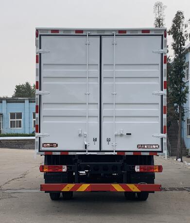 解放牌CA5140XXYP40K62L3E6A85廂式運(yùn)輸車公告圖片