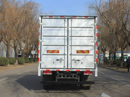 福田牌BJ5144XXYKPFD-03廂式運(yùn)輸車公告圖片