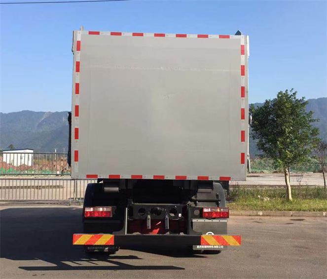 吊裝式垃圾車圖片