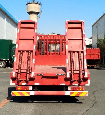 解放牌CA5161TPBPK2L2E6A81平板運輸車公告圖片