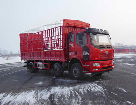 解放牌CA5160CCYP62K1L5T3E6倉柵式運(yùn)輸車公告圖片