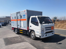 爆破器材运输车