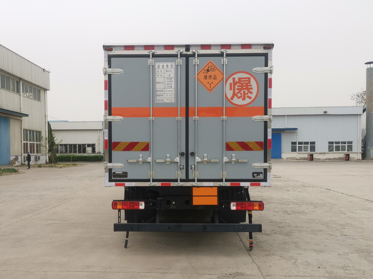 新飛牌XKC5180XQY6B爆破器材運輸車公告圖片