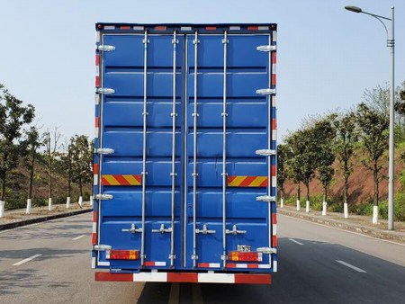 陜汽牌SX5180XXYMP6701廂式運輸車公告圖片