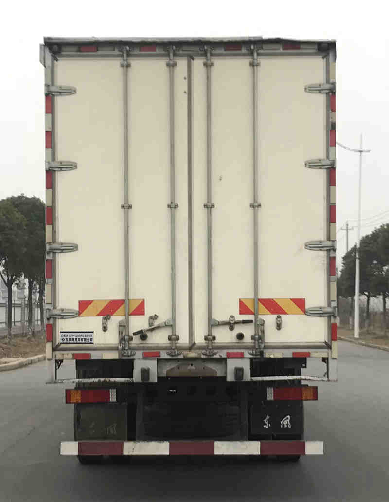 東風(fēng)牌DFH5220XXYD廂式運輸車公告圖片