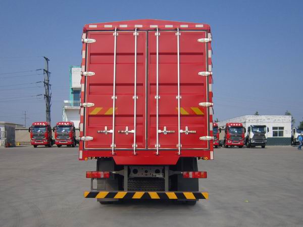 豪沃牌ZZ5317CCYV466JF1倉(cāng)柵式運(yùn)輸車公告圖片