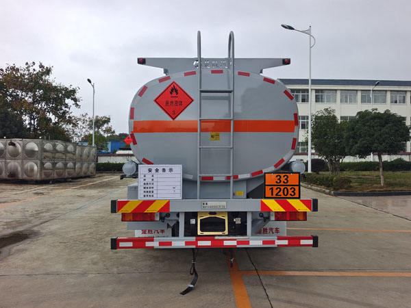 楚勝牌CSC5188GYYEZ6A運油車公告圖片