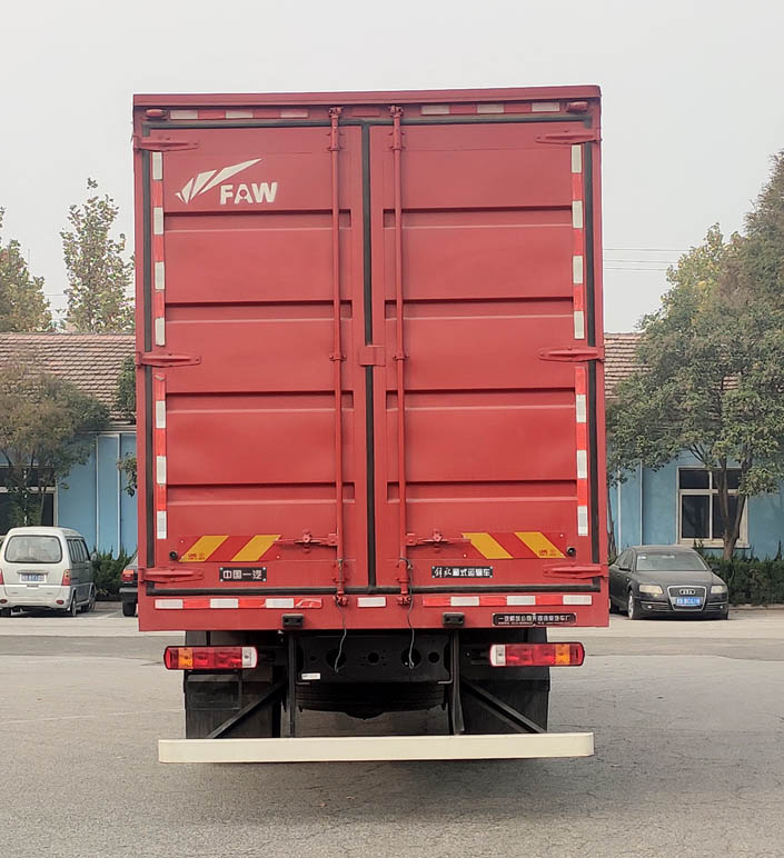 解放牌CA5160XXYPK1L7E6A80廂式運(yùn)輸車公告圖片